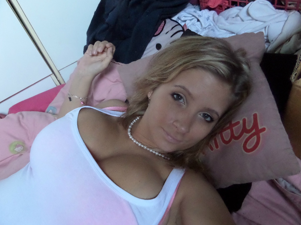 Livesex mit YoungGirl18 auf Camseite.com