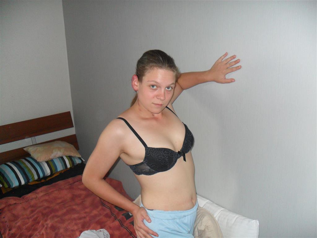 Livesex mit geilesluder12011 auf Camseite.com