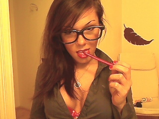 Livesex mit Hot-Melody18 auf Camseite.com