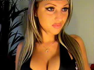 Livesex mit Mayra11 auf Camseite.com