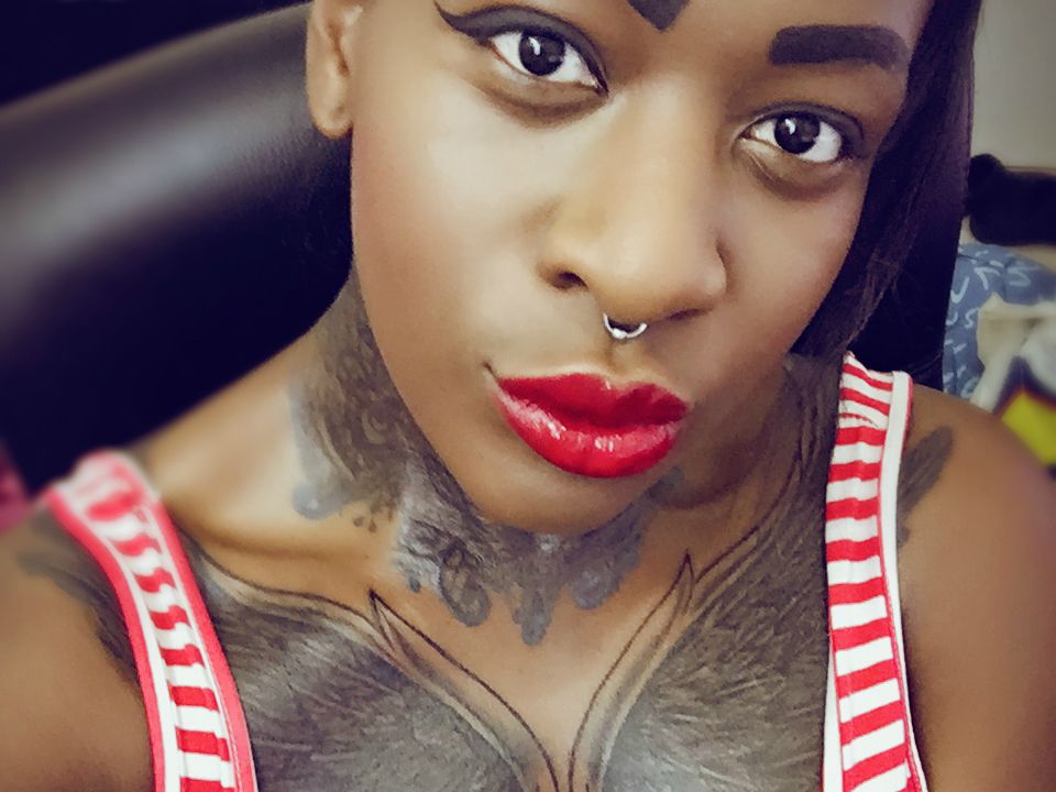 Livesex mit Josy-Black auf Camseite.com