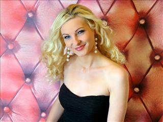 Livesex mit MarcellaLove auf Camseite.com