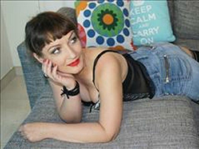 Livesex mit RosalieTraum auf Camseite.com