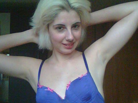 Livesex mit Kimi111 auf Camseite.com