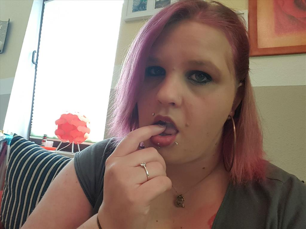 Livesex mit Linda-Lustvoll auf Camseite.com