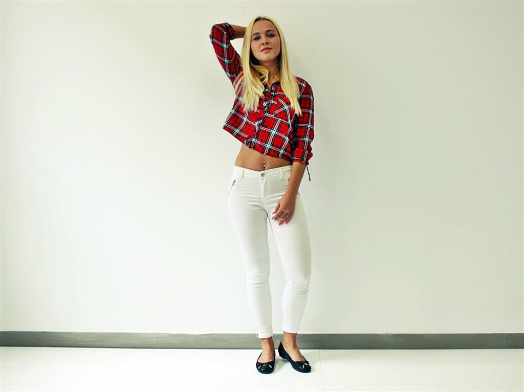 Livesex mit CuteRosie93 auf Camseite.com