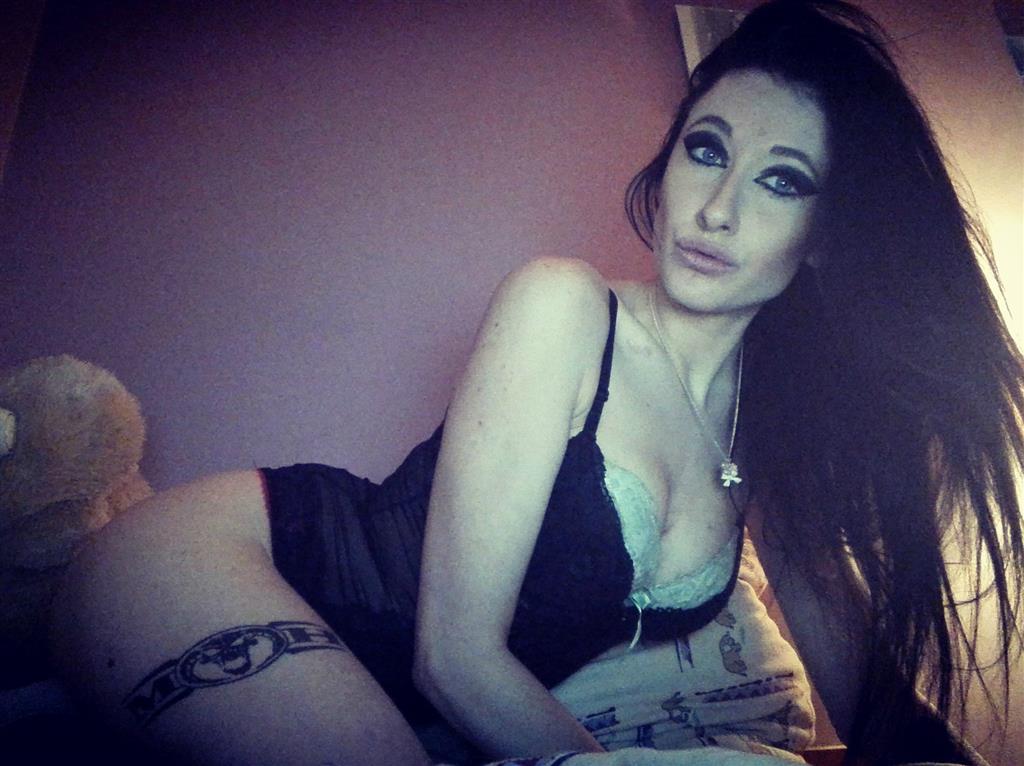 Livesex mit JohannaSexy auf Camseite.com