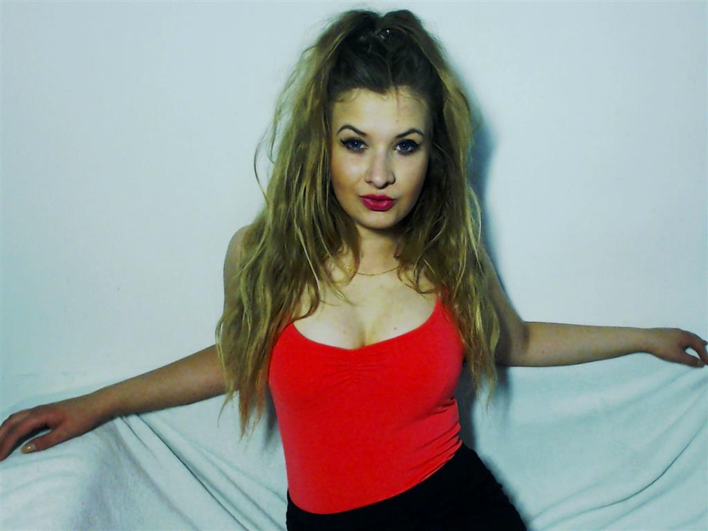 Livesex mit SashaTrans auf Camseite.com