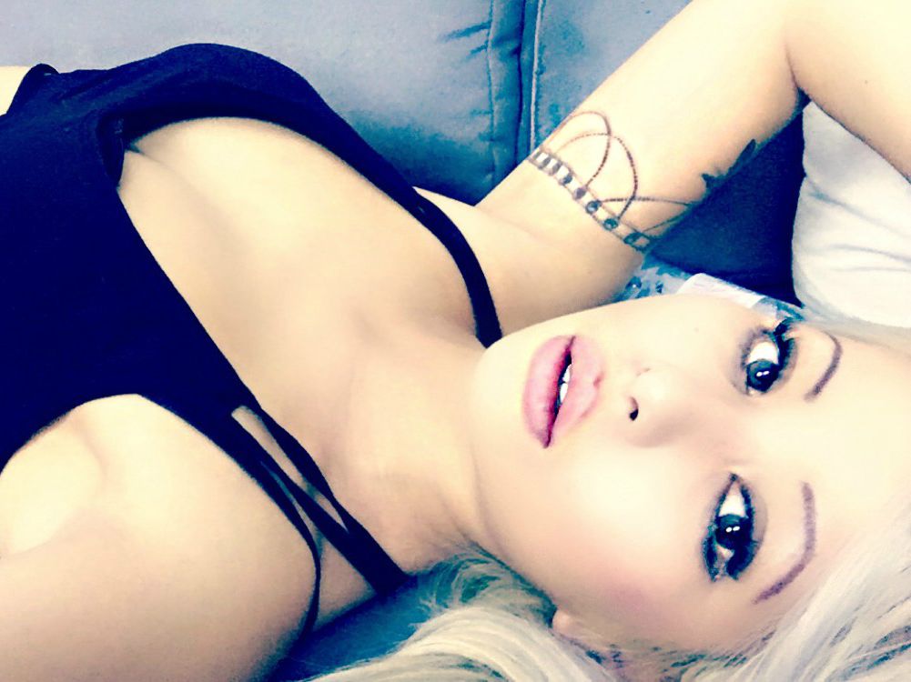 Livesex mit MiaCash auf Camseite.com