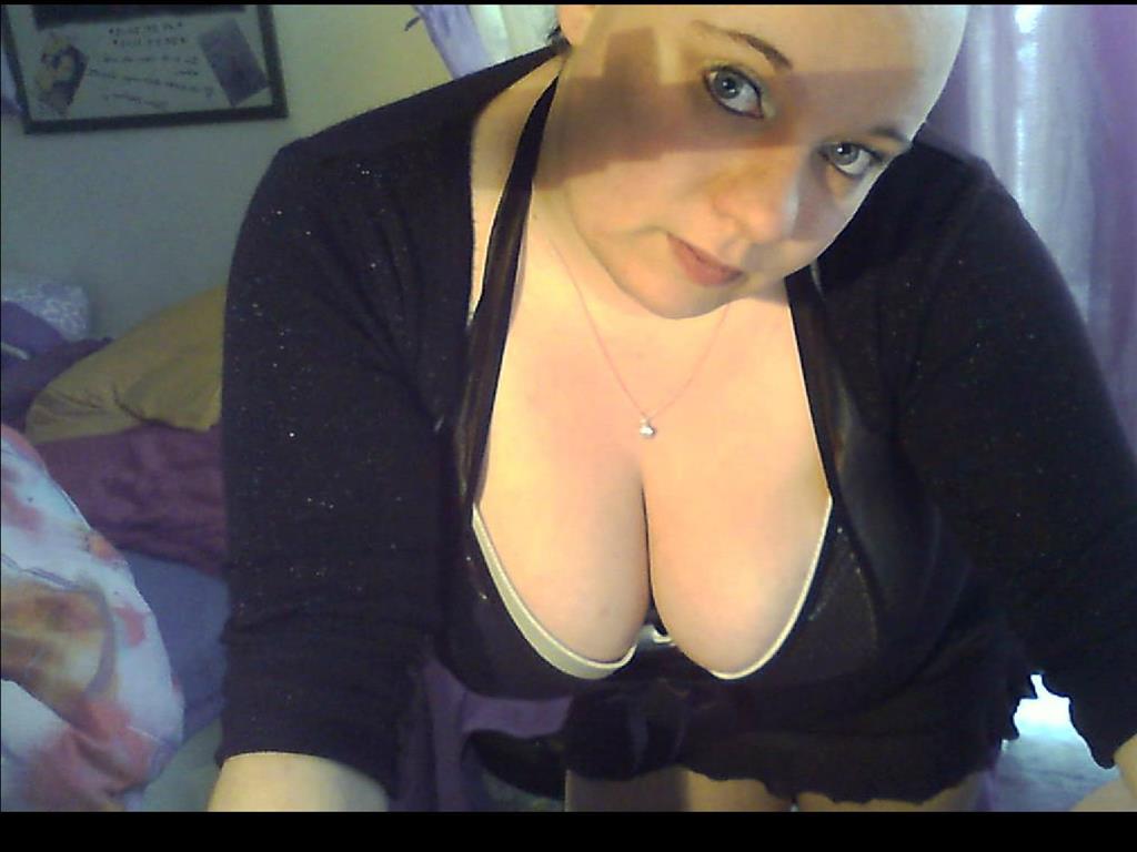 Livesex mit Feuchte-Kirsche auf Camseite.com