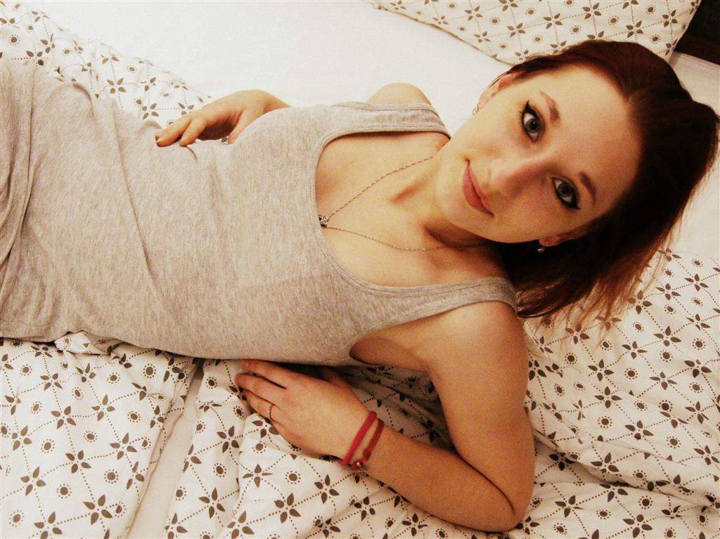 Livesex mit UngezogenLizzy auf Camseite.com