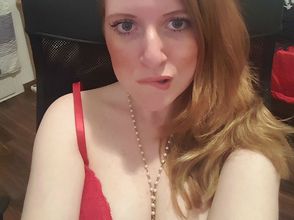 Livesex mit AuroraRed auf Camseite.com