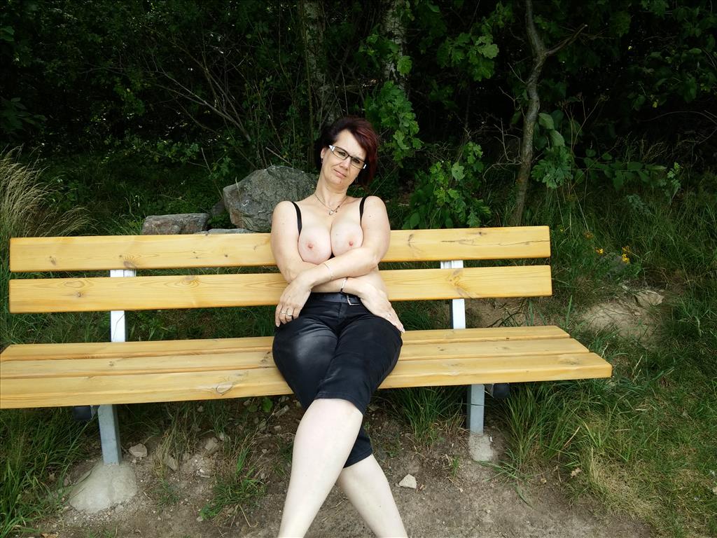 Livesex mit BiggiMausi auf Camseite.com