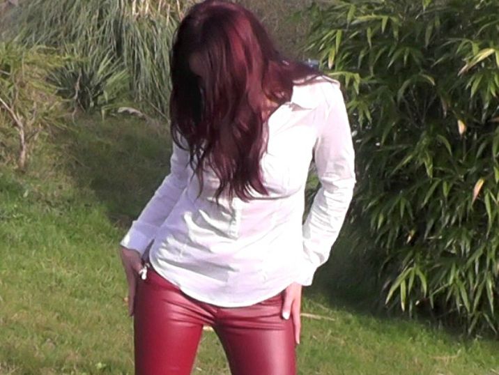 Livesex mit wildkatze40 auf Camseite.com
