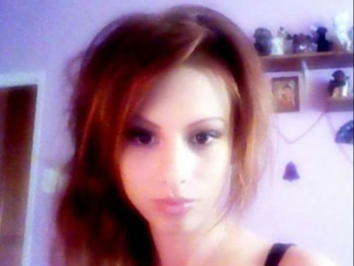 Livesex mit CarlaRyan auf Camseite.com