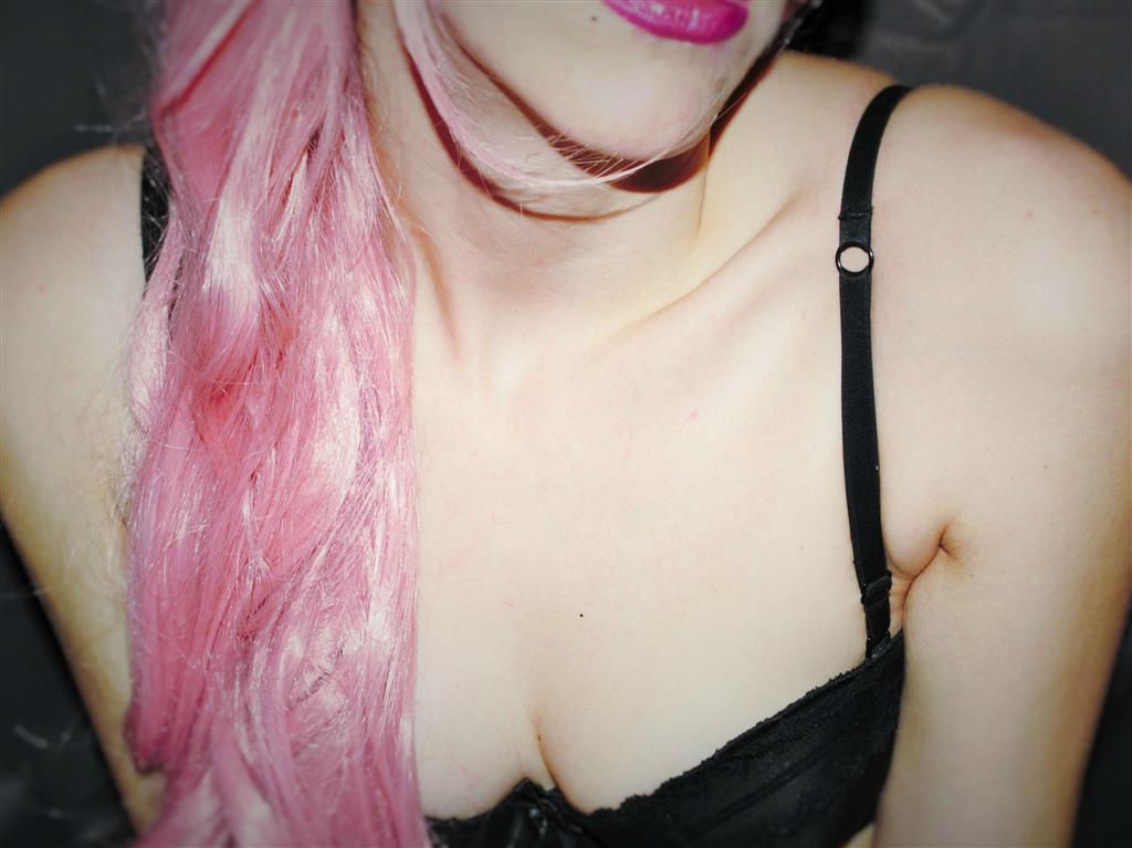 Livesex mit DarklyNia auf Camseite.com