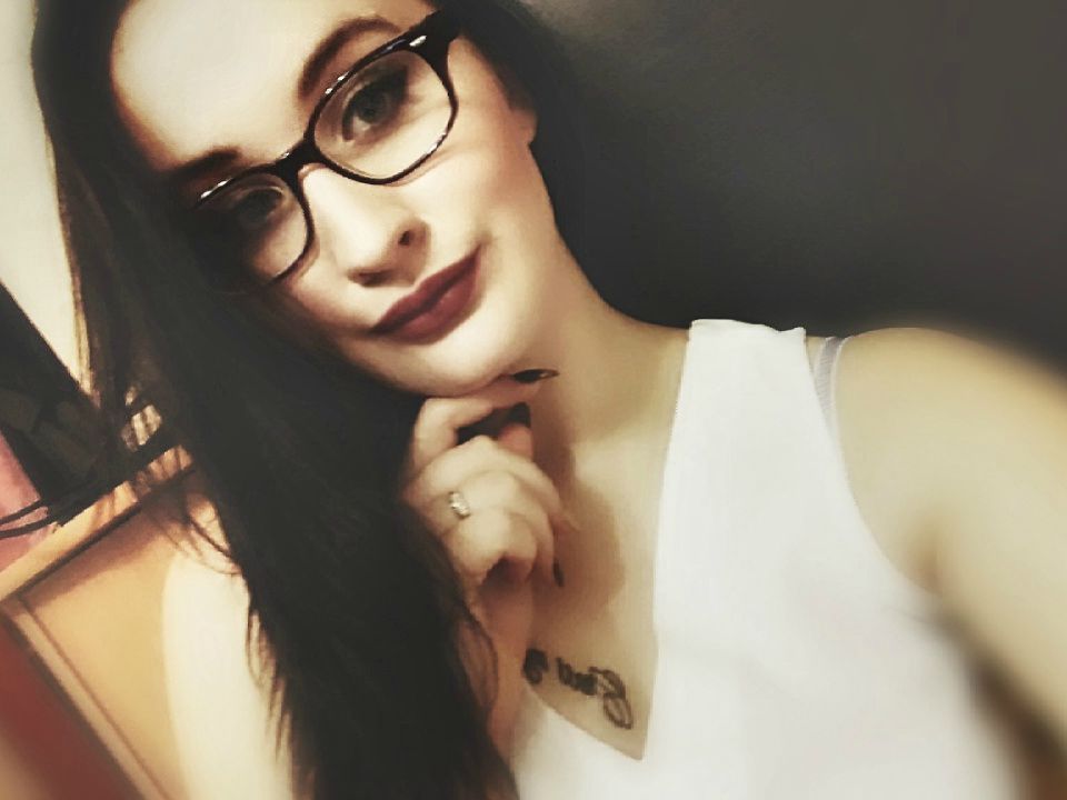 Livesex mit OliveLeach auf Camseite.com