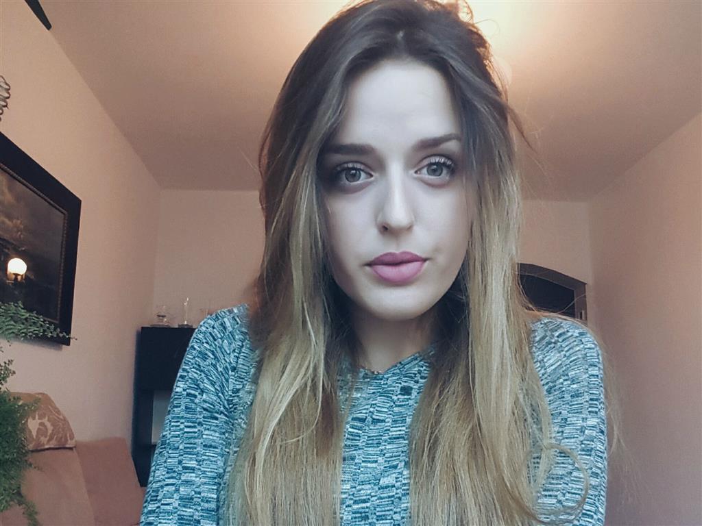 Livesex mit SusieWolf auf Camseite.com