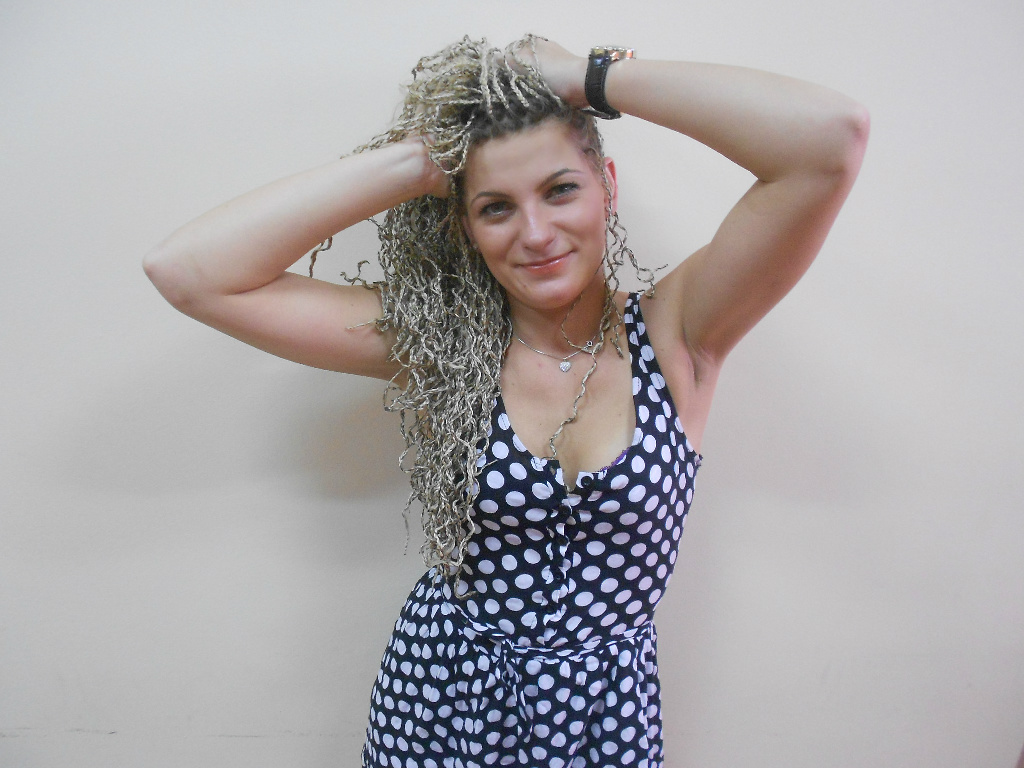 Livesex mit GeileAlice auf Camseite.com
