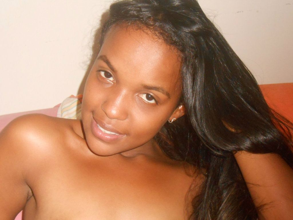Livesex mit MarianNoelia auf Camseite.com