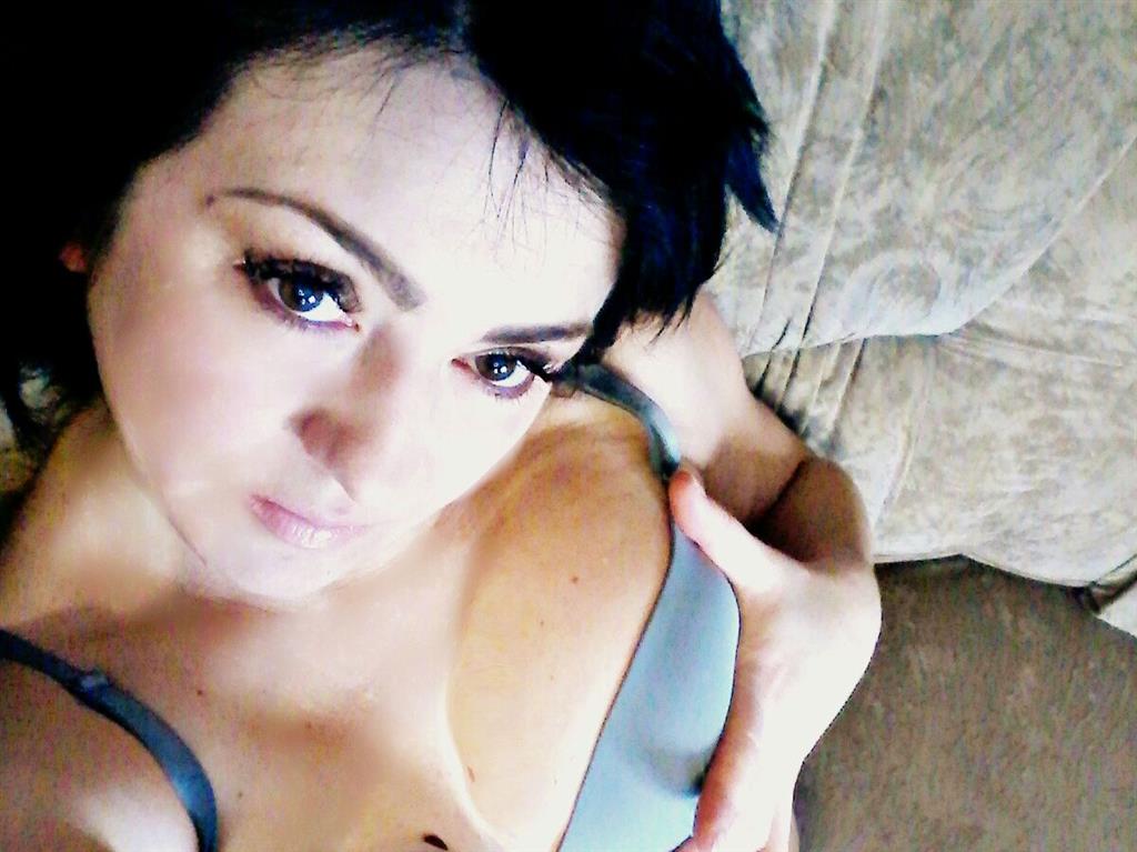 Livesex mit Pantherkiss auf Camseite.com